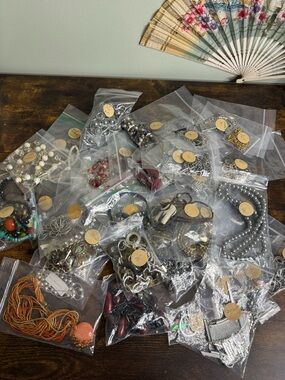 Mixed Costume Jewelry Necklace Lot - Wearable